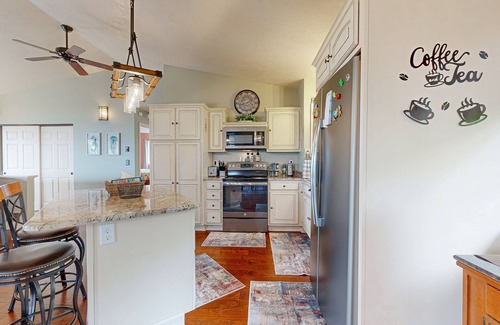 Depoe Bay House | Spacious home with Ocean Views, game room, office, deck/patio & grill - dogs ok
