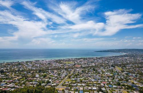 Dromana House | Ocean View Retreat with Hot Tub & Pet-Friendly Amenities