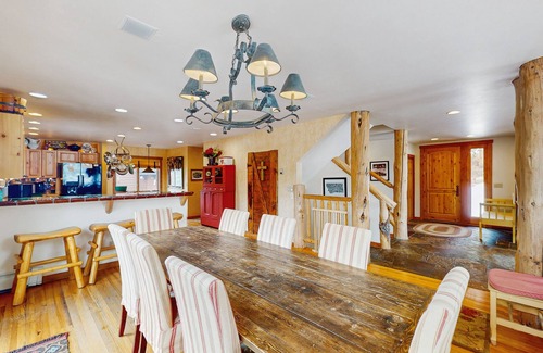 Big Sky House | Inviting Home with Hot Tub, Pool Table & Peaceful Retreat