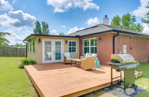 North Northwest Pensacola House | Inviting Home with Sunroom, 15 Mi to Pensacola Beach