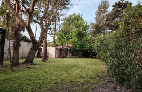 Lomas de Solymar House | Spacious house with garden, steps from the beach and Montevideo.