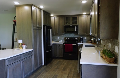 Dunlap House | Scenic Retreat with Spa & Breakfast in Peaceful Setting