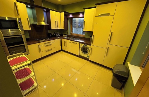 City Centre Dublin House | Spacious house central area - 10 sleeping
