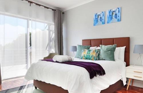 Cape Town House | Spacious House, close proximity to top Attractions
