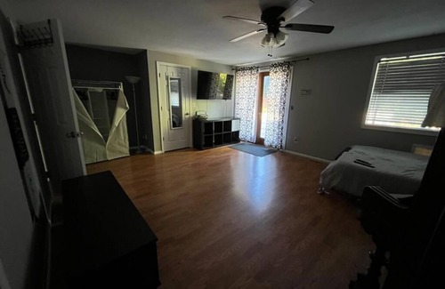 Auburn House | Inviting House for Unforgettable Moments with Family & Pets
