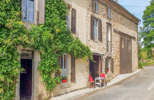 Arfons House | Family-Friendly Retreat with Pool and Ocean Views