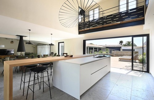 Les Portes-en-Re House | Spacious house with pool and beach access