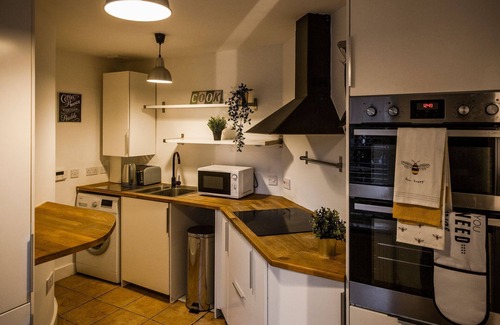 Alloa House | Pet-Friendly House in Alloa with Family Amenities