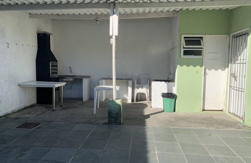 Ocian House | Family-Friendly Retreat in Praia Grande with Kitchen Access