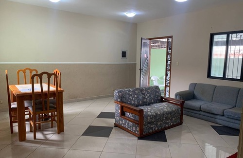 Ocian House | Family-Friendly Retreat in Praia Grande with Kitchen Access