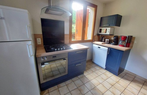 Cauterets House | Spacious House in Cauterets: 4 Bedrooms, Garage, No Pets