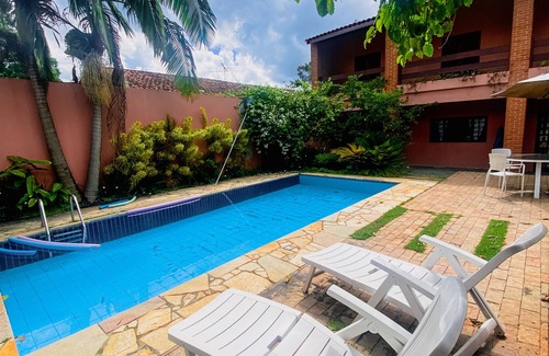 Carapicuiba House | Cozy Retreat with Fireplace and BBQ for Memorable Getaways