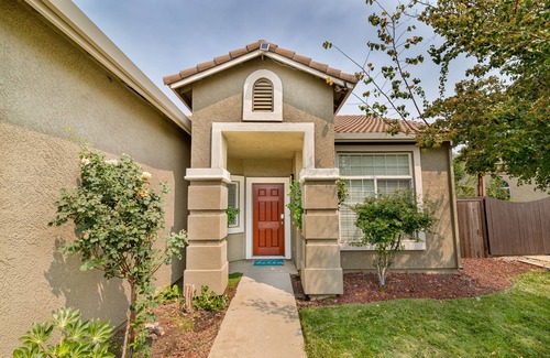 Lincoln House | Newly Renovated House in Lincoln with Spa & Breakfast