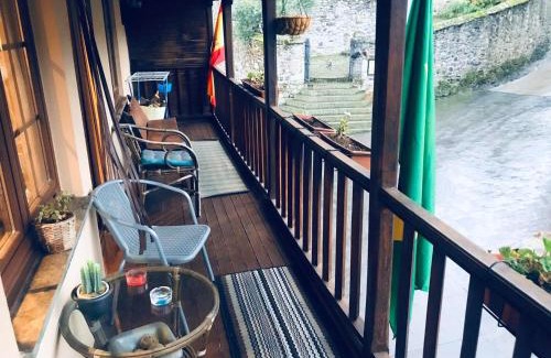 Molinaseca House | Cozy House in Molinaseca with Mountain Views & Family Amenities
