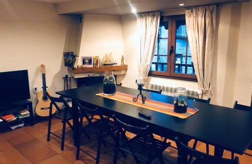 Molinaseca House | Cozy House in Molinaseca with Mountain Views & Family Amenities