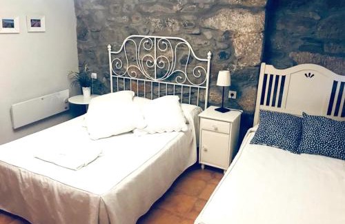 Molinaseca House | Cozy House in Molinaseca with Mountain Views & Family Amenities