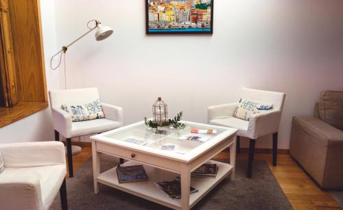 Paranhos House | Discover a Cozy 5-Bedroom Retreat with City Views in Porto