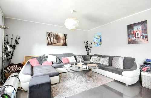 De Beis House | Relaxing House with Jacuzzi in Tongeren, Family and Pet Friendly