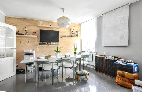 De Beis House | Relaxing House with Jacuzzi in Tongeren, Family and Pet Friendly
