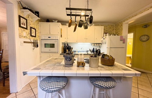 Gerton House | Perfectly Located House near Asheville – Pet Friendly & Scenic Views