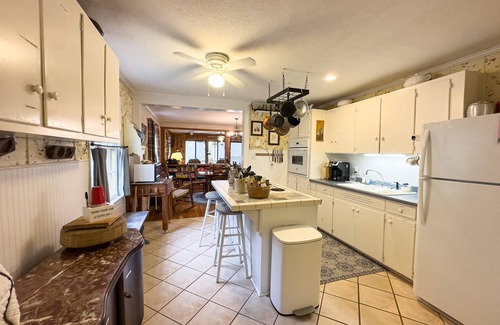 Gerton House | Perfectly Located House near Asheville – Pet Friendly & Scenic Views