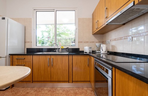 Camara de Lobos House | Family-Friendly Retreat with Pool and Ocean Views
