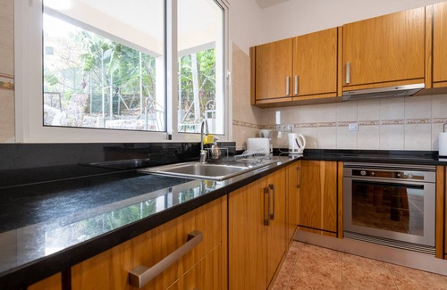 Camara de Lobos House | Family-Friendly Retreat with Pool and Ocean Views