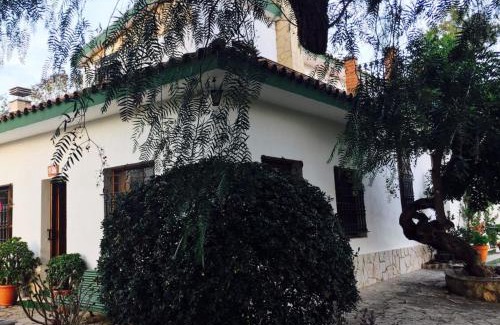 Tortosa House | Relaxing Poolside Retreat in Tortosa - Pet Friendly