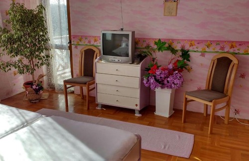 Veliko Tarnovo Bed & Breakfast | Peaceful Retreat with Garden and Pet-Friendly Amenities