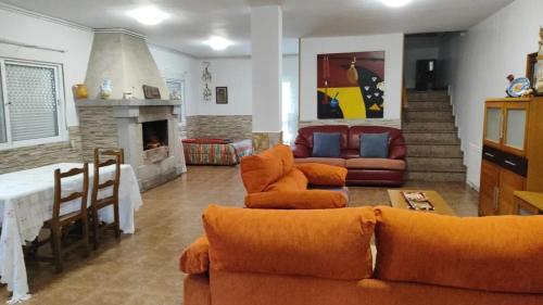 Touro House | Cozy 4-Bedroom House with Enclosed Garden in Touro