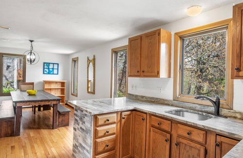 Teaticket House | Oceanfront Getaway with Breathtaking Views and Spa Access