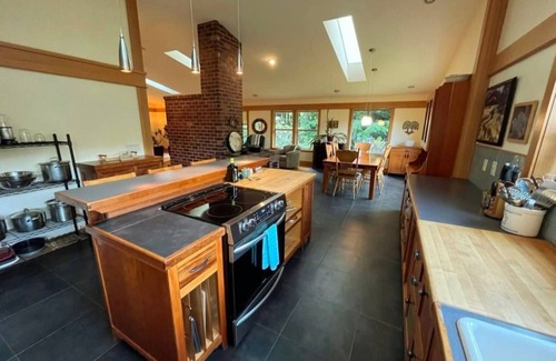 Port Orford Other | Inviting HS with Sauna, Game Room & Beach Access Awaits!