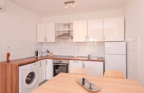 Krizna luka Apartment | Inviting Hvar Town 3 Bedroom Apartment with Ocean View