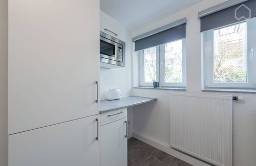 Diemershalde Apartment | Serene Inner City Apartment with Breakfast and Kitchen Access