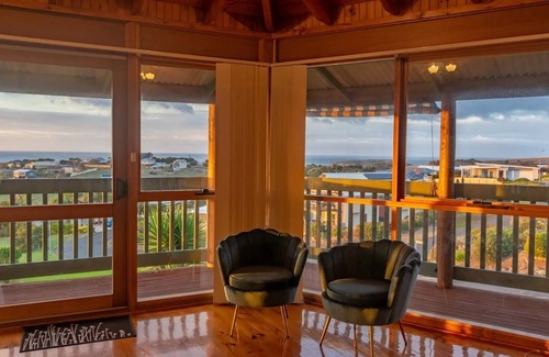Encounter Bay House | Inviting Home with Ocean Views & Pet-Friendly Amenities