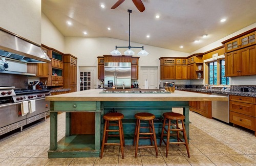 Bellevue House | Inviting Home with Jetted Tub & Pool Near Town