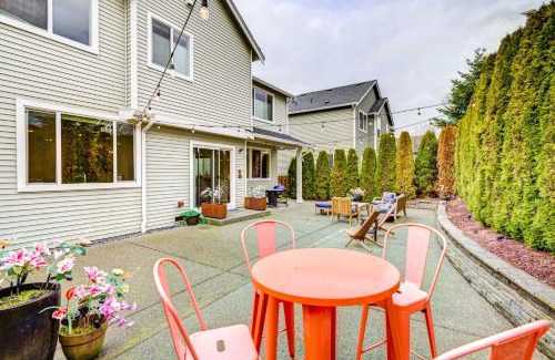 Kent House | Inviting Kent Home Near SeaTac Airport with Outdoor Patio