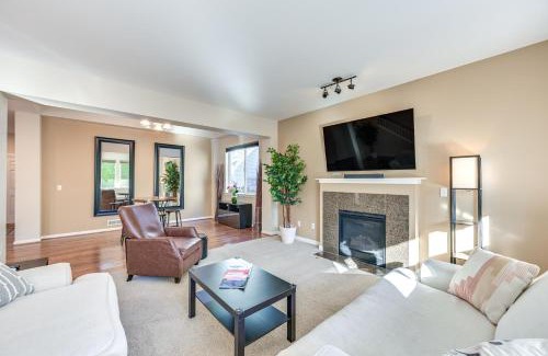 Kent House | Inviting Kent Home Near SeaTac Airport with Outdoor Patio