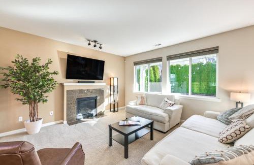 Kent House | Inviting Kent Home Near SeaTac Airport with Outdoor Patio