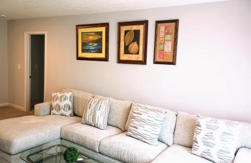 Greensboro Apartment | Spacious Kingbed 3b2b Apt with stairs sleeps 7 pool and grill