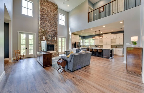 Prien House | Pet-Friendly Lake Charles Craftsman with Spa & Breakfast