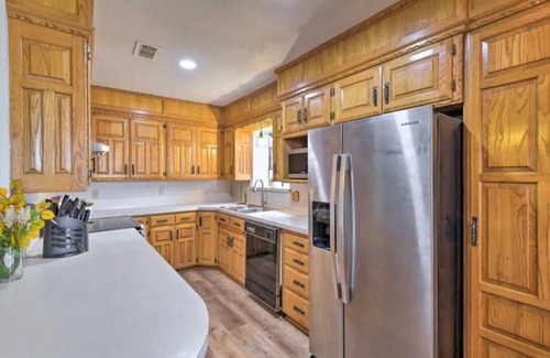 Lake Brownwood House | Idyllic Lakefront Retreat with Hot Tub & Family Amenities
