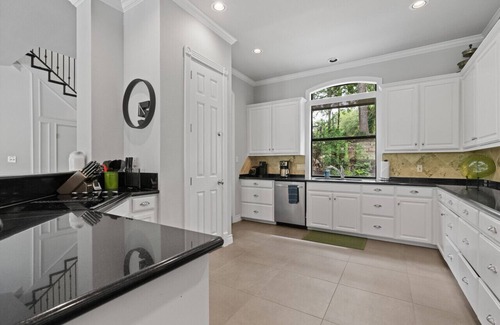 Montview Harbor House | Serene Lake House with Pool - Guest Rated 10/10