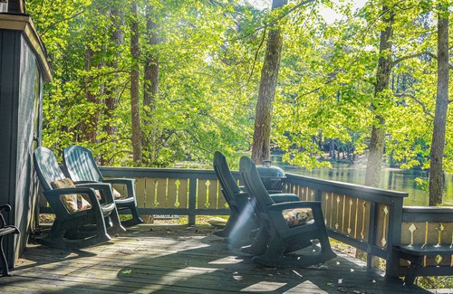 Pine Mountain Ski Chalet | Relaxing Lake View Chalet for Unforgettable Family Getaways
