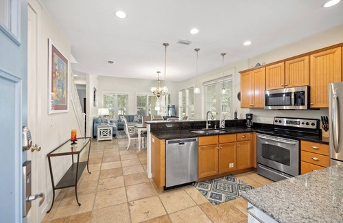 Laurel Grove House | Scenic Lake View Escape with Pool, Spa & Free Golf!
