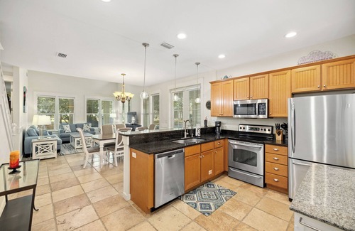 Laurel Grove House | Scenic Lake View Escape with Pool, Spa & Free Golf!