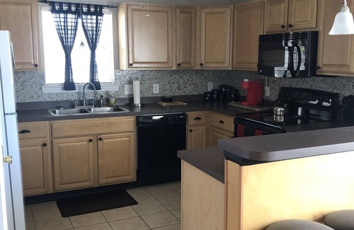 Red Hill House | Inviting Lake View Retreat in Conway, Myrtle Beach Area