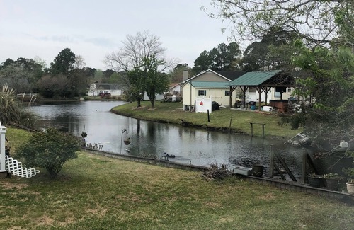 Red Hill House | Inviting Lake View Retreat in Conway, Myrtle Beach Area