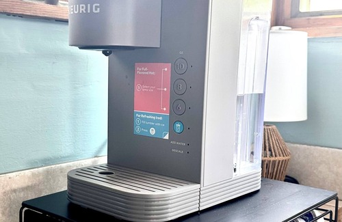 Conneaut Lakeshore House | Lakefront Retreat with Private Dock & Scenic Conneaut Views