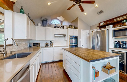 Spicewood House | Ideal Lakefront Retreat with Pool, Tennis & Game Room